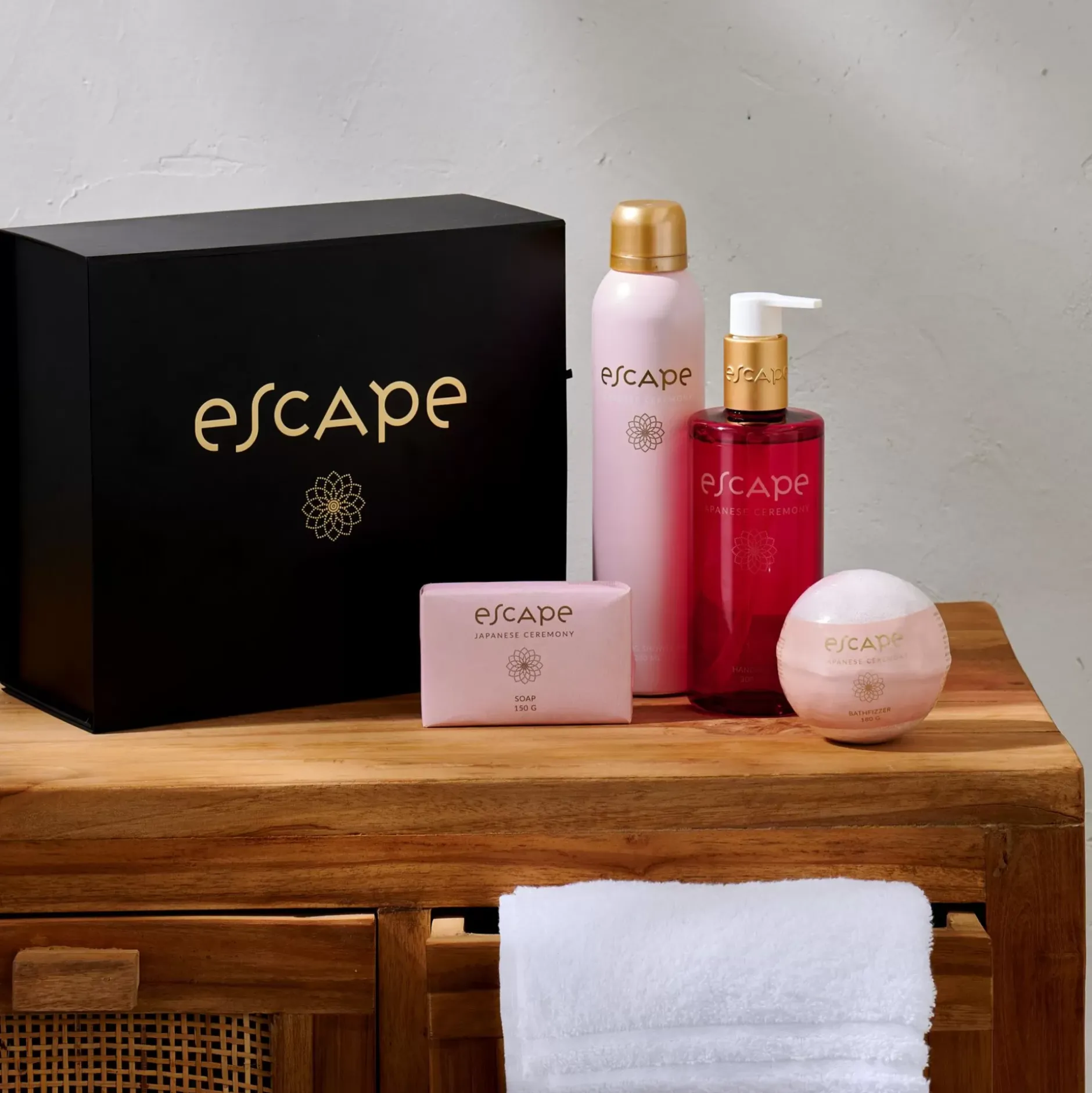 CASA Escape Japanese Ceremony Espuma De Ducha En Botella Rosa Rojo| Tratamiento Corporal